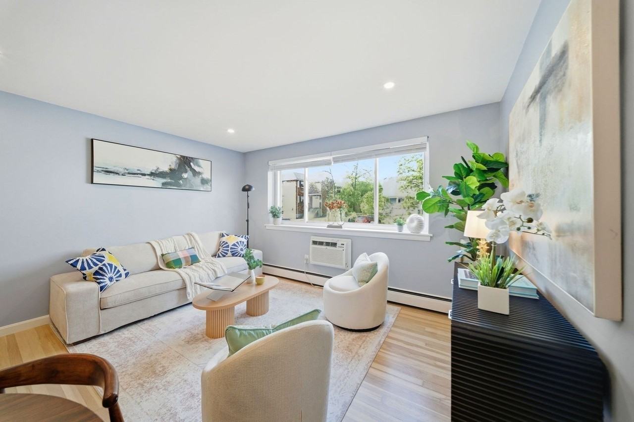 8 Radcliffe Rd - Photo 3 of 20