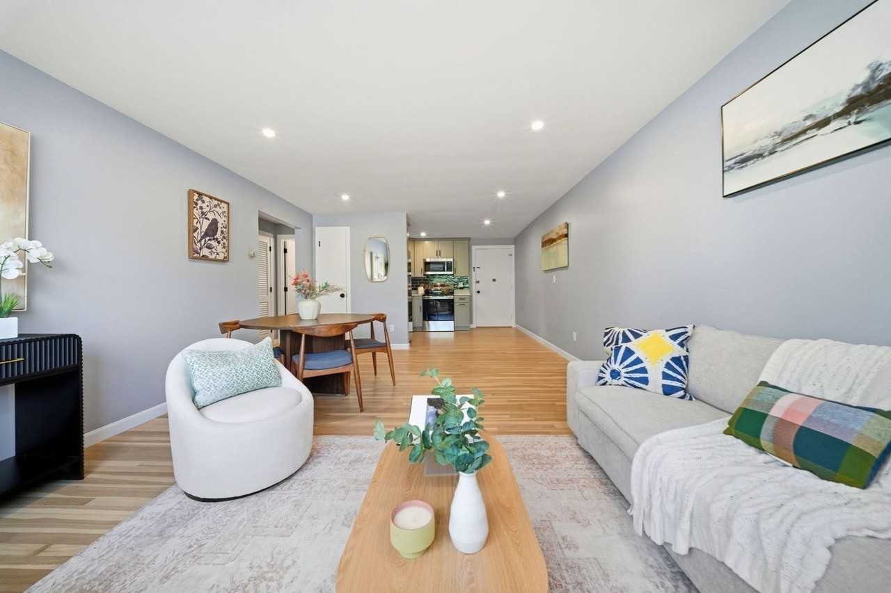 8 Radcliffe Rd - Photo 4 of 20