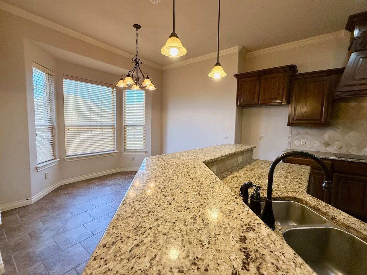 620 Summit Crest Ln - Photo 7 of 24