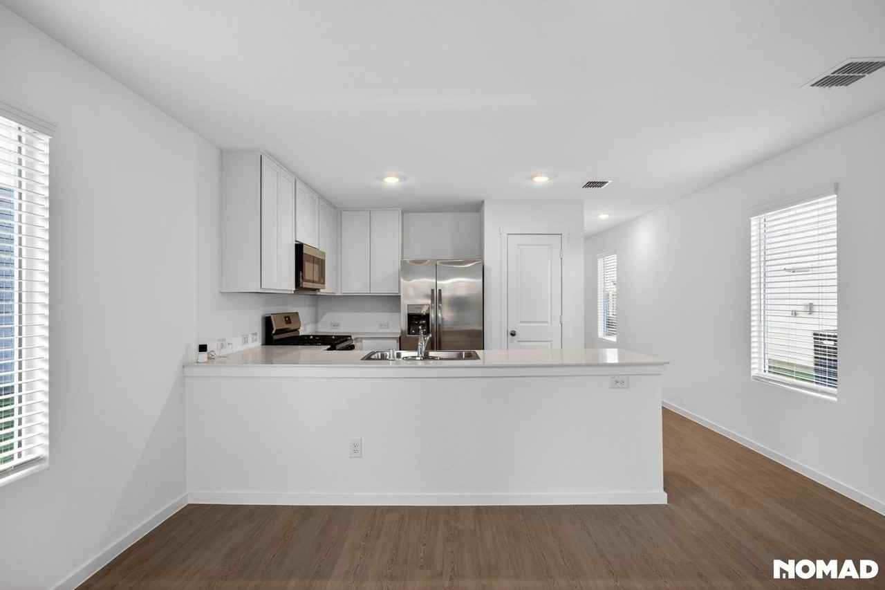 12153 Steeplechase Dr - Photo 3 of 50