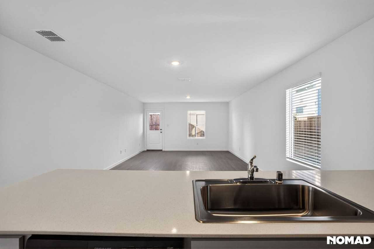 12153 Steeplechase Dr - Photo 6 of 50