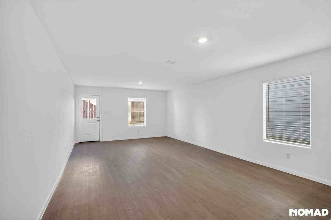 12153 Steeplechase Dr - Photo 7 of 50