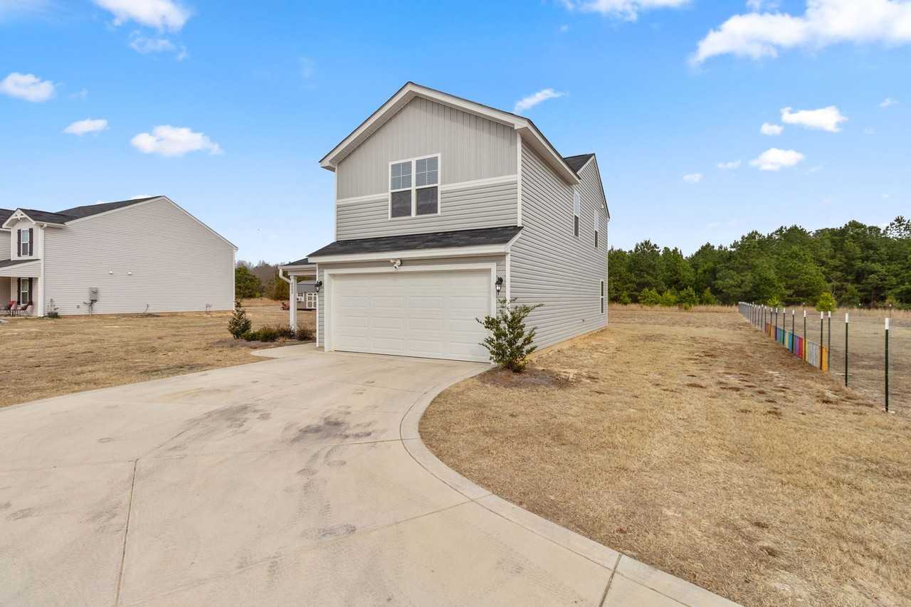 4993 Blue Springs Rd - Photo 2 of 33