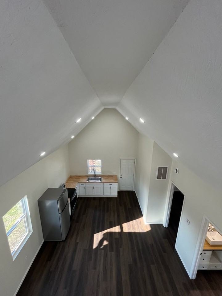 564 Polk St - Photo 7 of 14