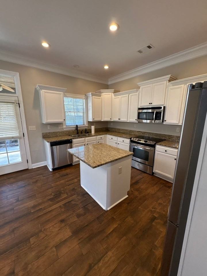 7327 Winterbrook Ln #HW - Photo 4 of 18