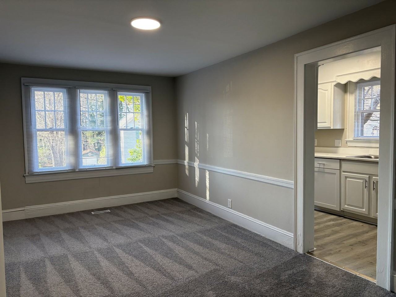 1108 S Main St - Photo 4 of 14