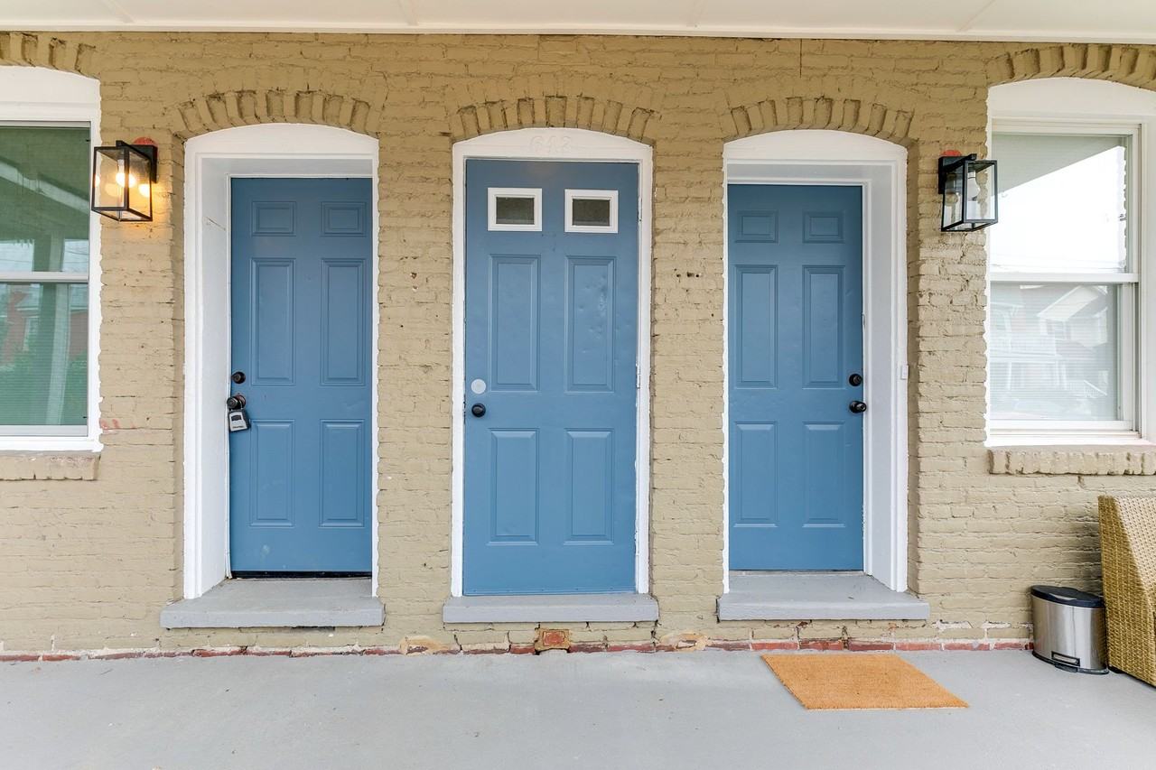 Great Renovated Two Bedroom Apt in the Heart of Church Hill - Photo 3 of 3