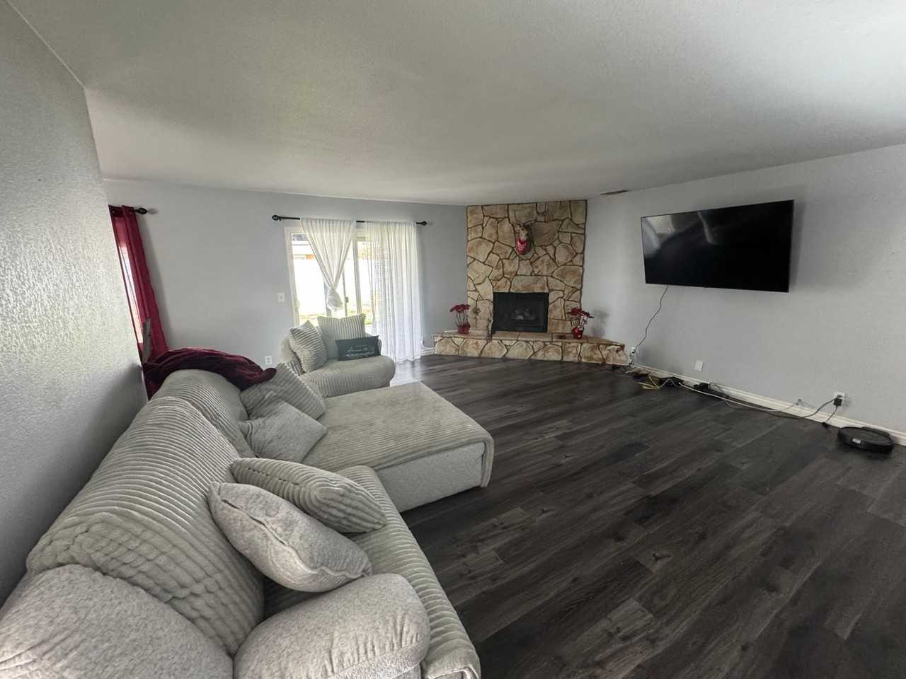 13000 Rolling Ridge Dr - Photo 4 of 7