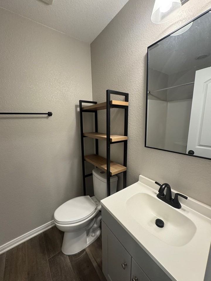 1121 N 10th St #A - Photo 6 of 13