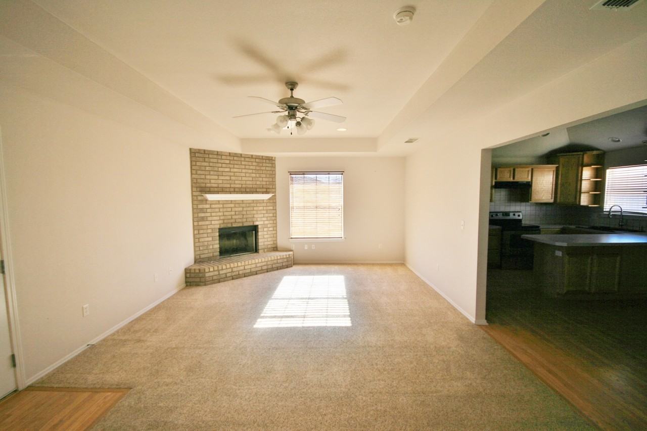 528 La Salle Dr - Photo 3 of 18