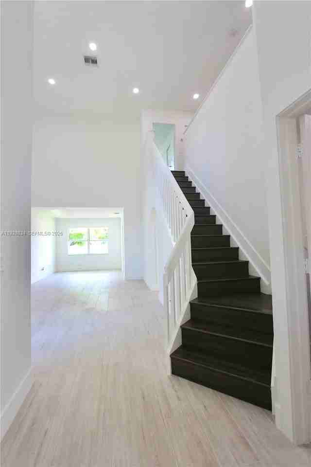 239 Nw 107th Ave - Photo 7 of 19