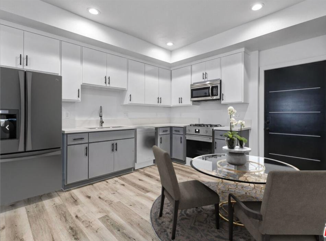 4643 1/2 W 18th St - Photo 2 of 16