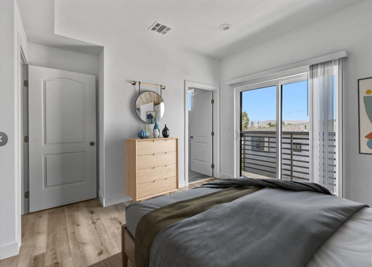 4643 1/2 W 18th St - Photo 3 of 16