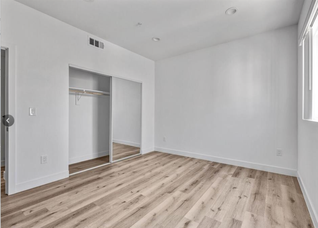 4643 1/2 W 18th St - Photo 4 of 16