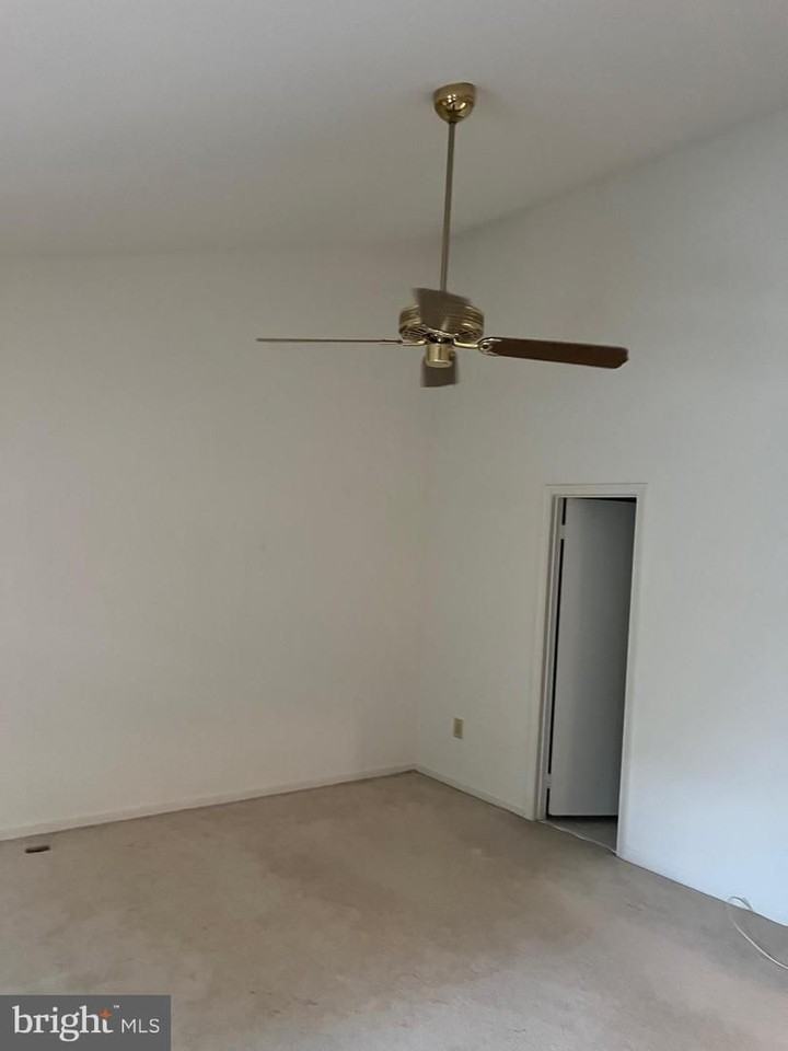 10775 Brewer House Rd - Photo 7 of 17