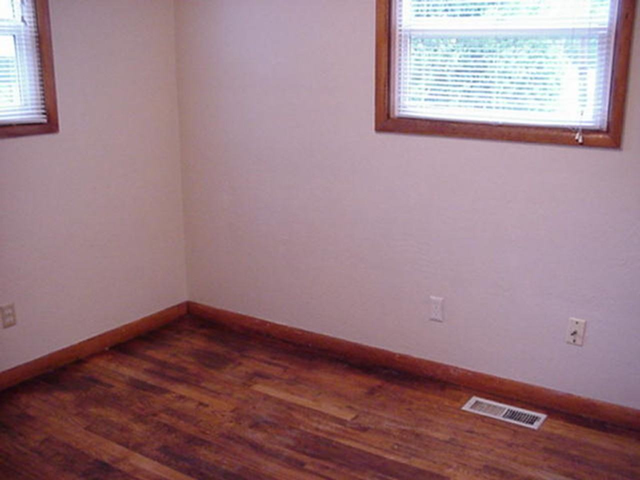 4260 Lilly Ave Se - Photo 7 of 8