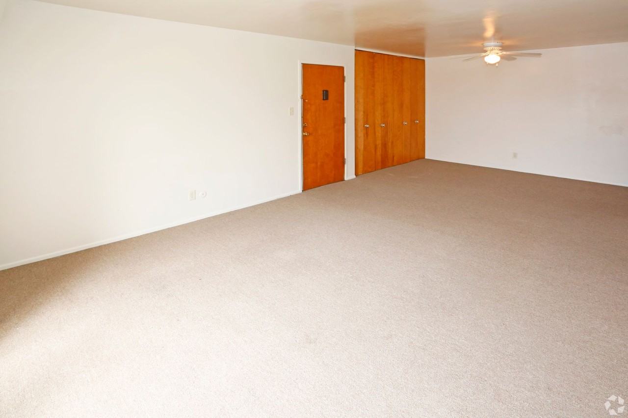 Meadow Lane Apartments - Photo 4 of 20