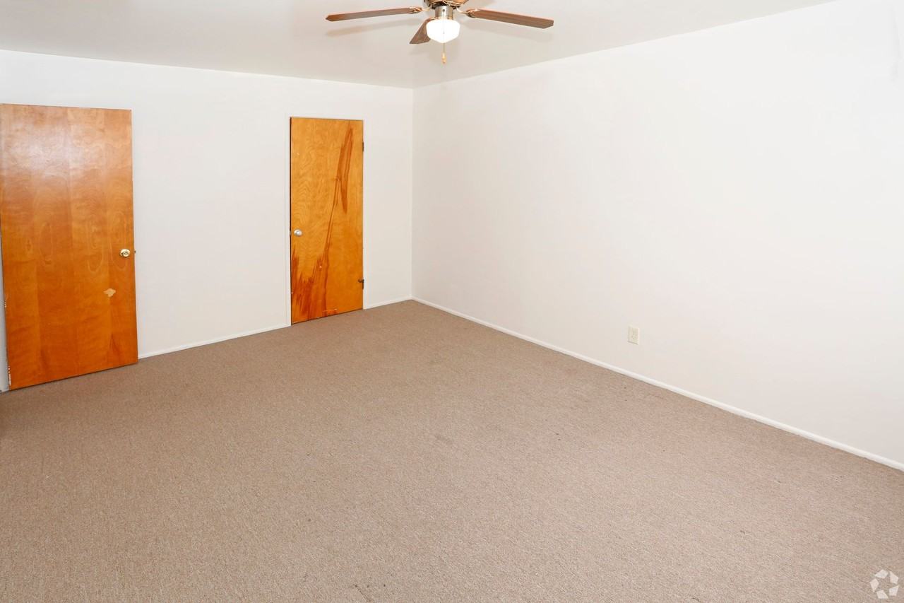 Meadow Lane Apartments - Photo 6 of 20