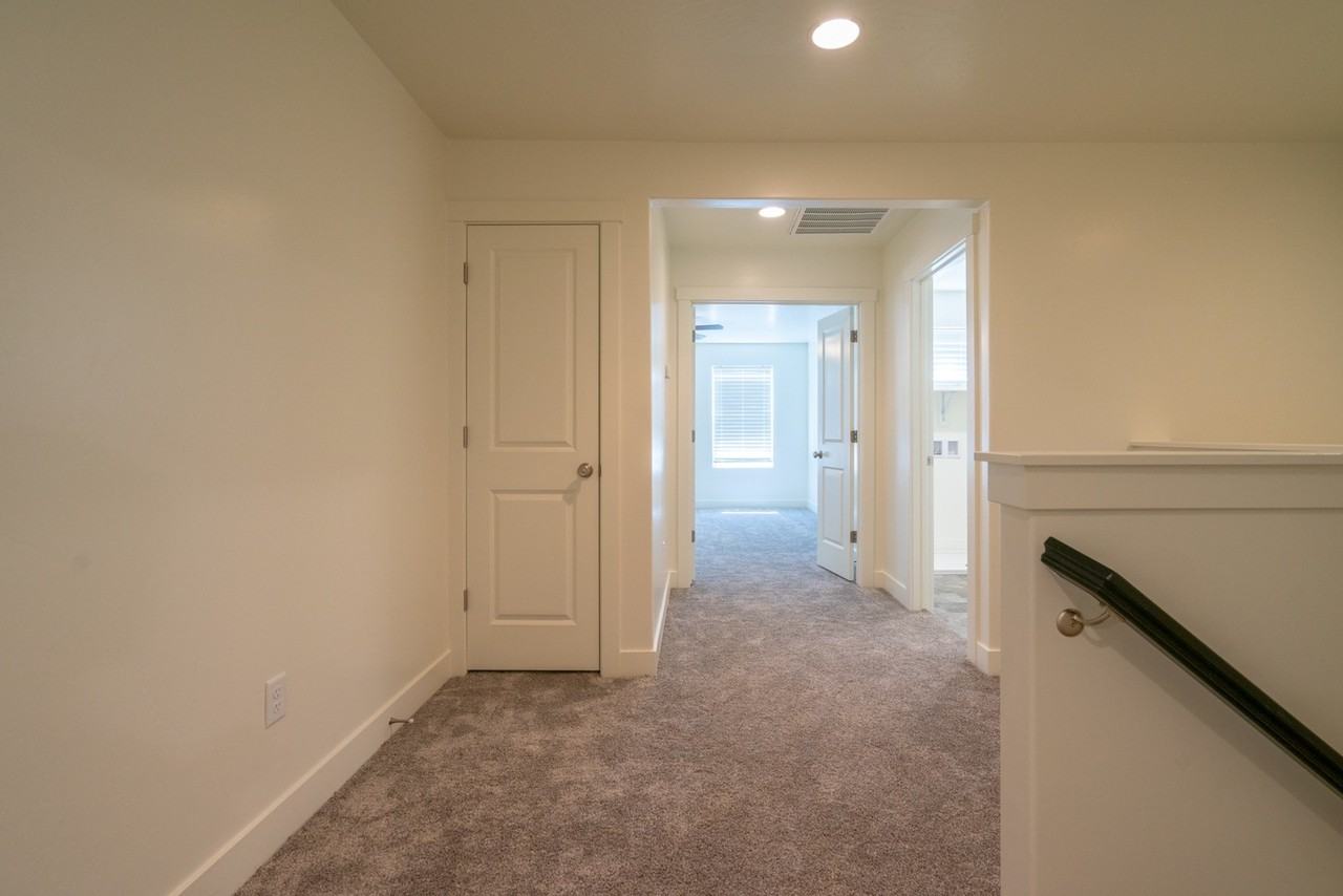 5926 S Challenger Way - Photo 6 of 50