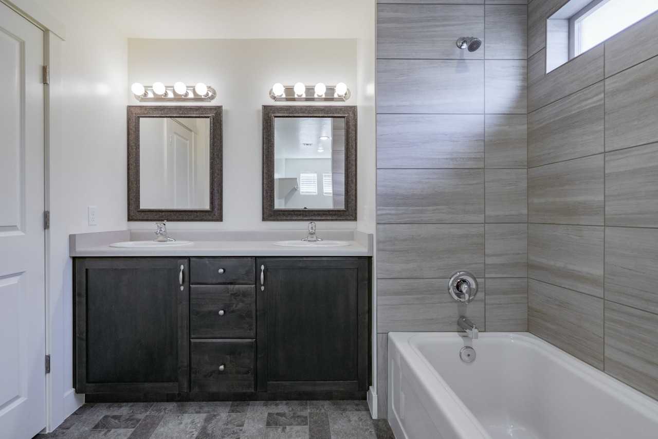 5926 S Challenger Way - Photo 3 of 50