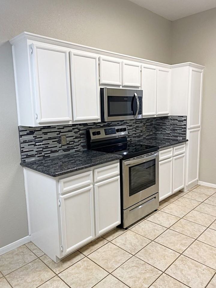 9170 Manion Dr - Photo 4 of 17