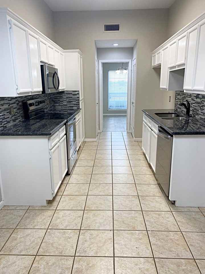 9170 Manion Dr - Photo 6 of 17