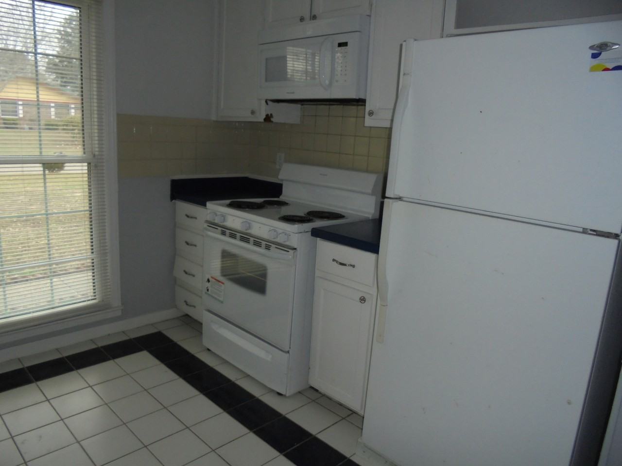 402 Melbourne Dr - Photo 4 of 12