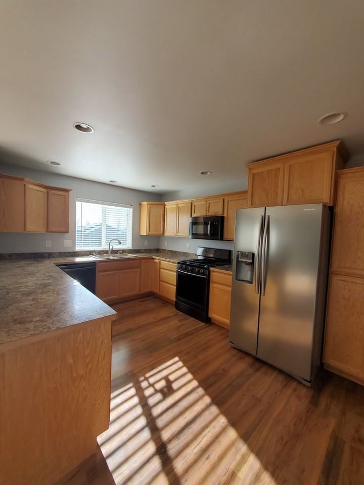 7410 Golden Trl - Photo 4 of 16