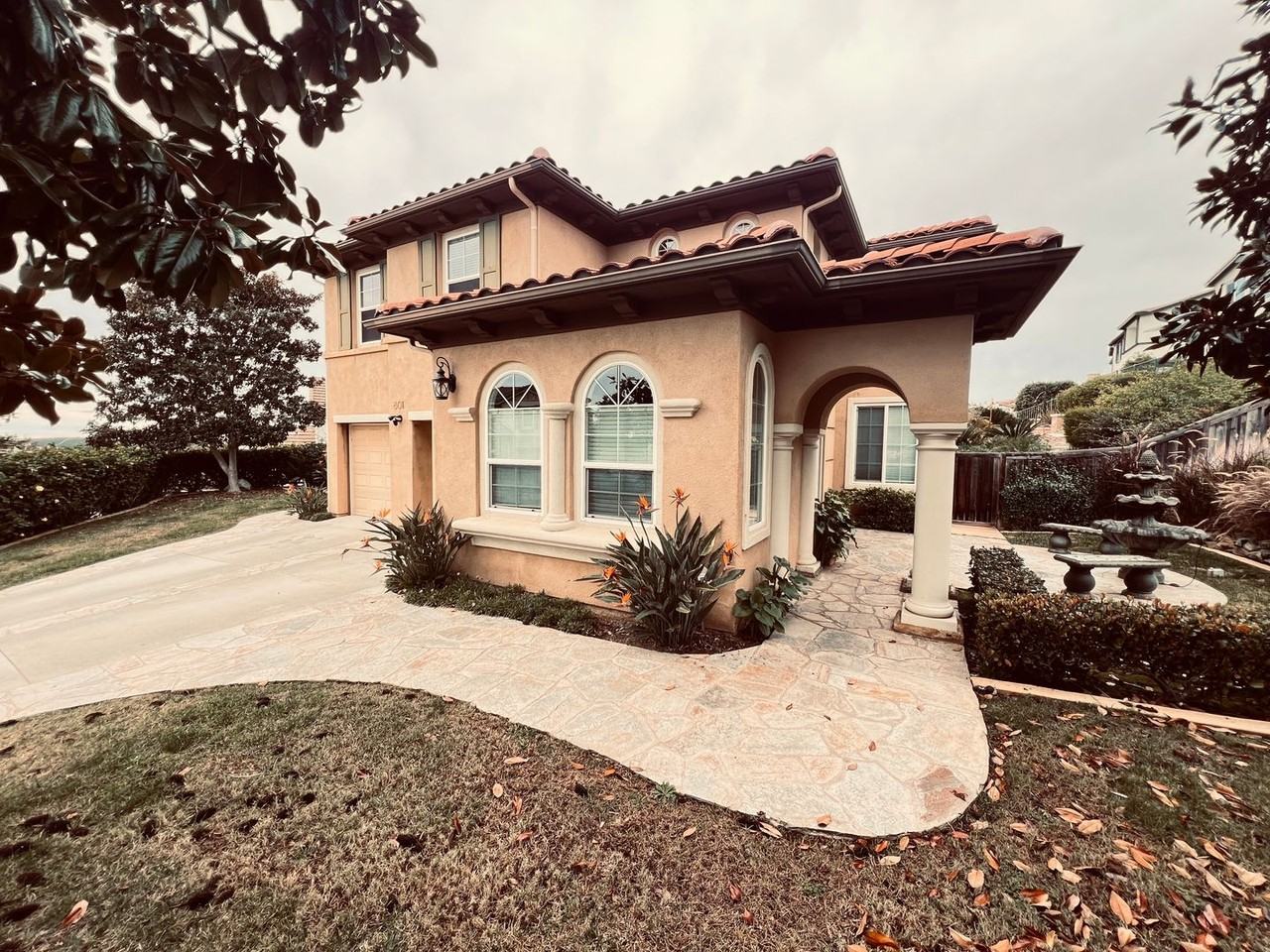 801 Luminara Way - Photo 5 of 43