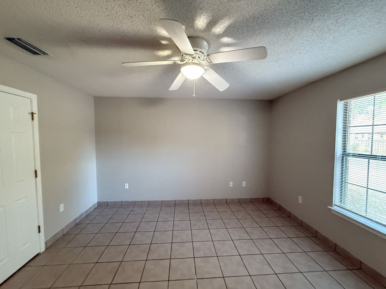 5877 Byrom St - Photo 6 of 14