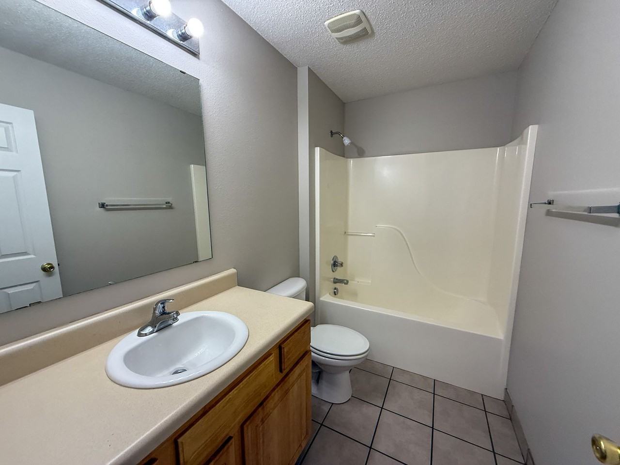 5877 Byrom St - Photo 7 of 14