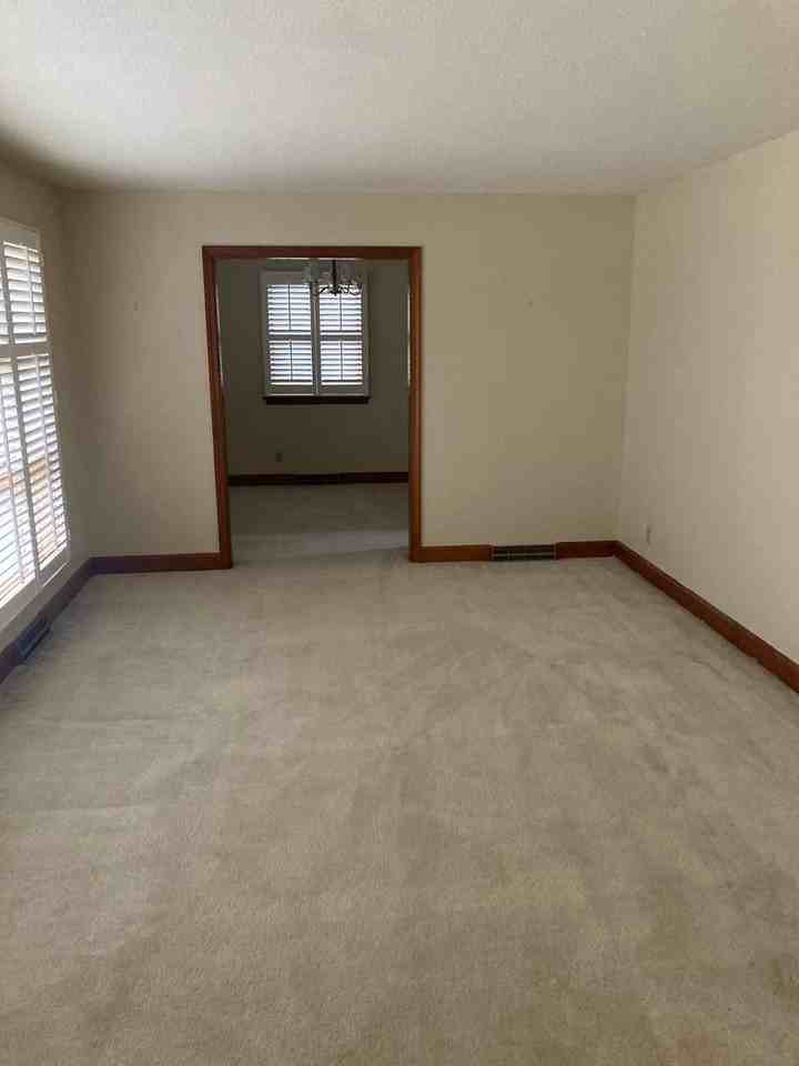 669 Mcgregor Rd - Photo 2 of 12