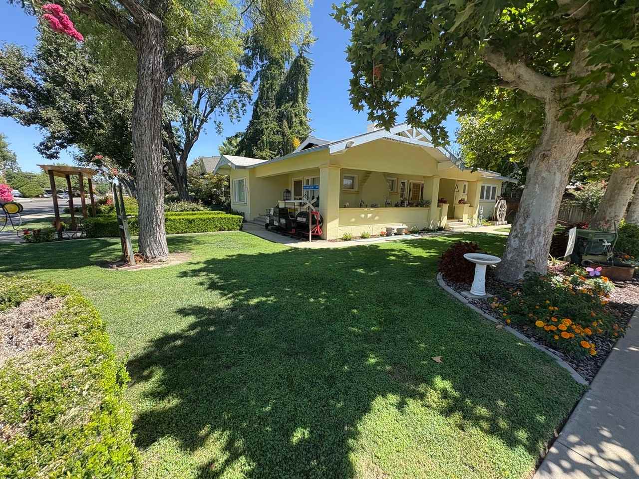 1424 18th Ave - Photo 2 of 2