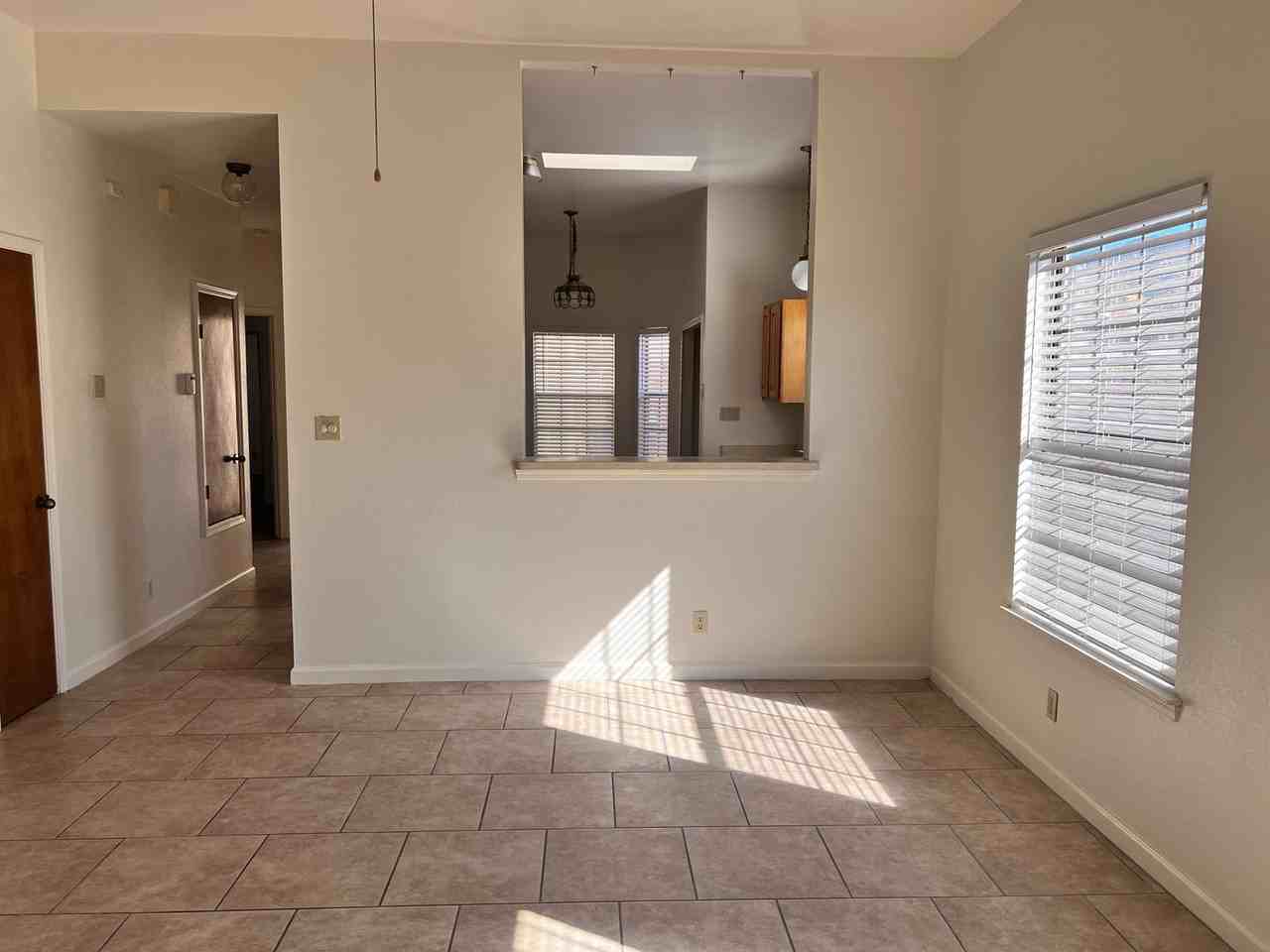 5401 Luttrell Ct Ne - Photo 3 of 15