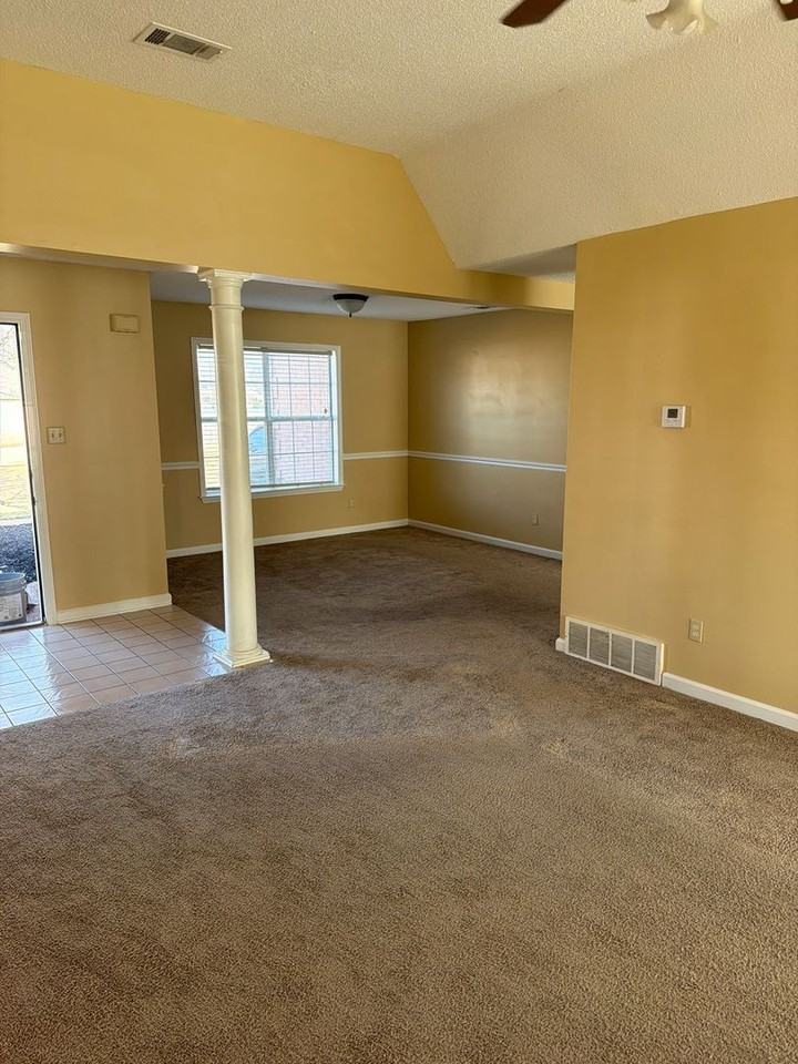 2148 Valley Edge Dr - Photo 3 of 15