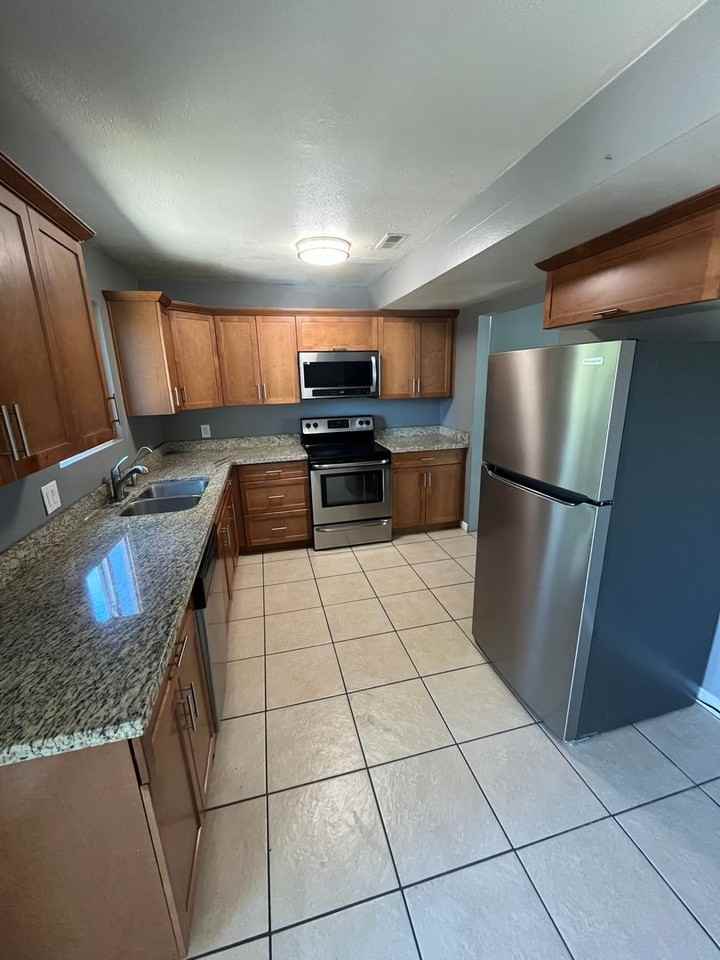 218 W 205 N - Photo 2 of 13