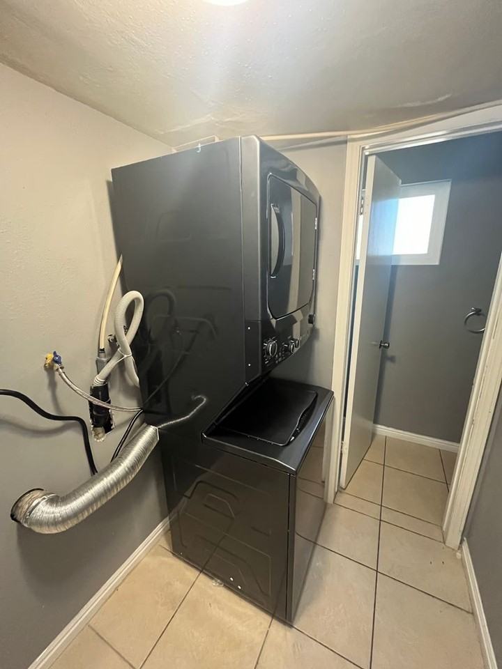 218 W 205 N - Photo 5 of 13