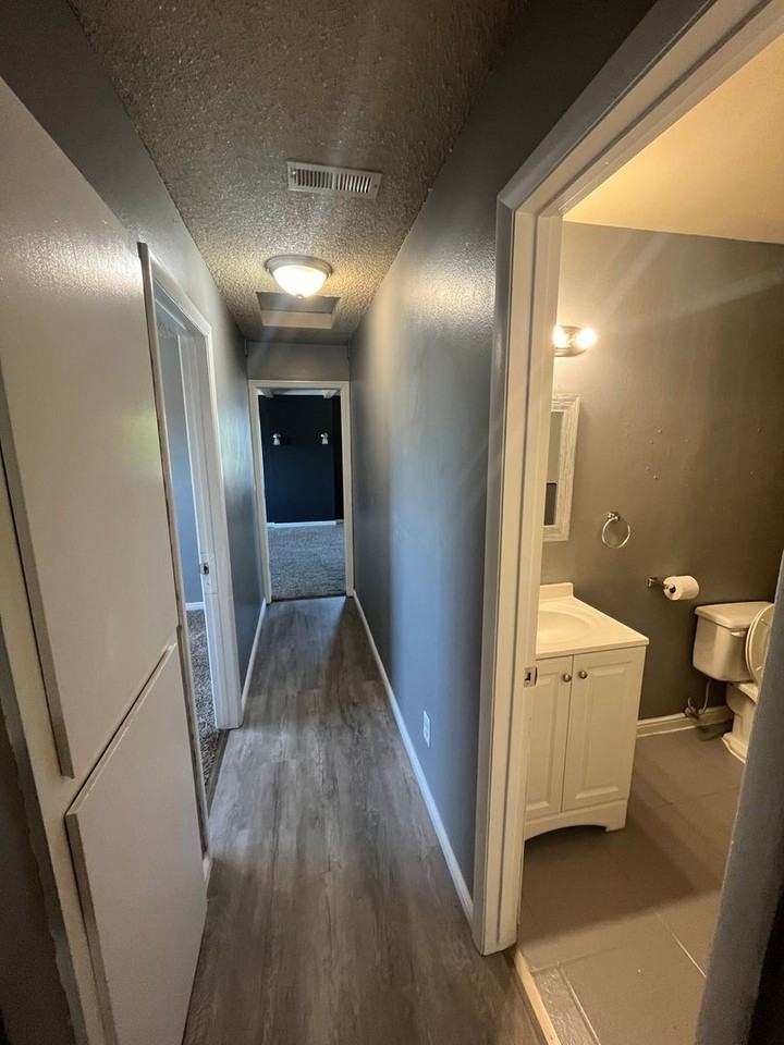 218 W 205 N - Photo 7 of 13