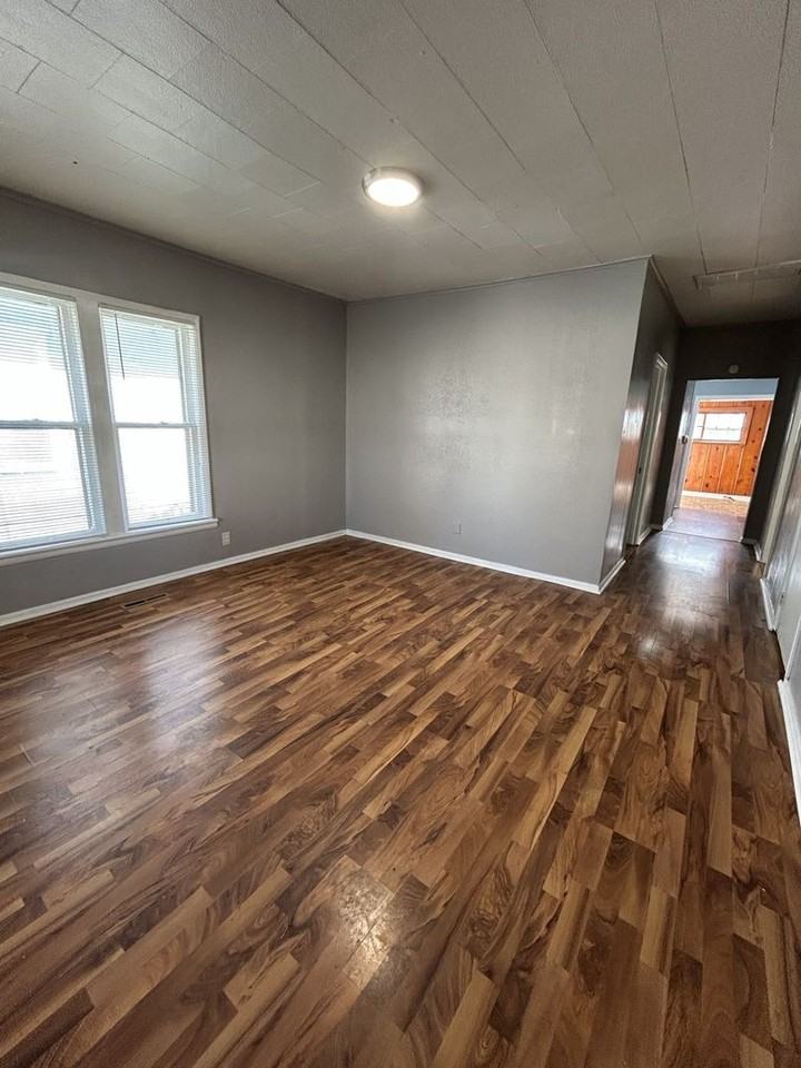 117 W Monroe St - Photo 2 of 12