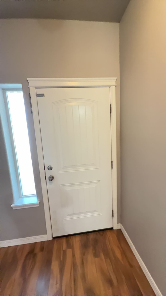 186 New Hampshire Way - Photo 3 of 24