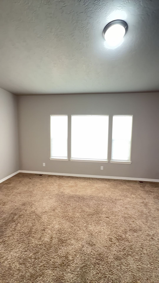 186 New Hampshire Way - Photo 6 of 24