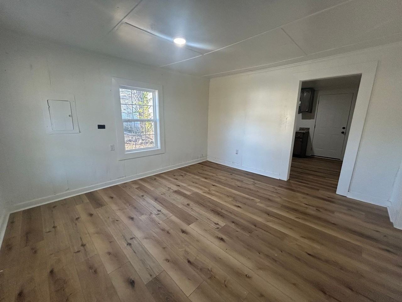 416 Tyus St - Photo 2 of 6