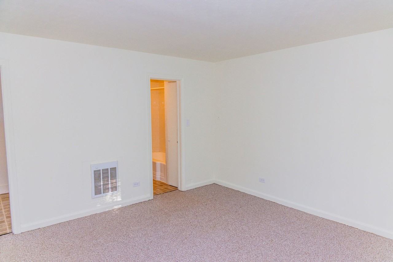 101 Carrollton Terrace - Photo 2 of 11