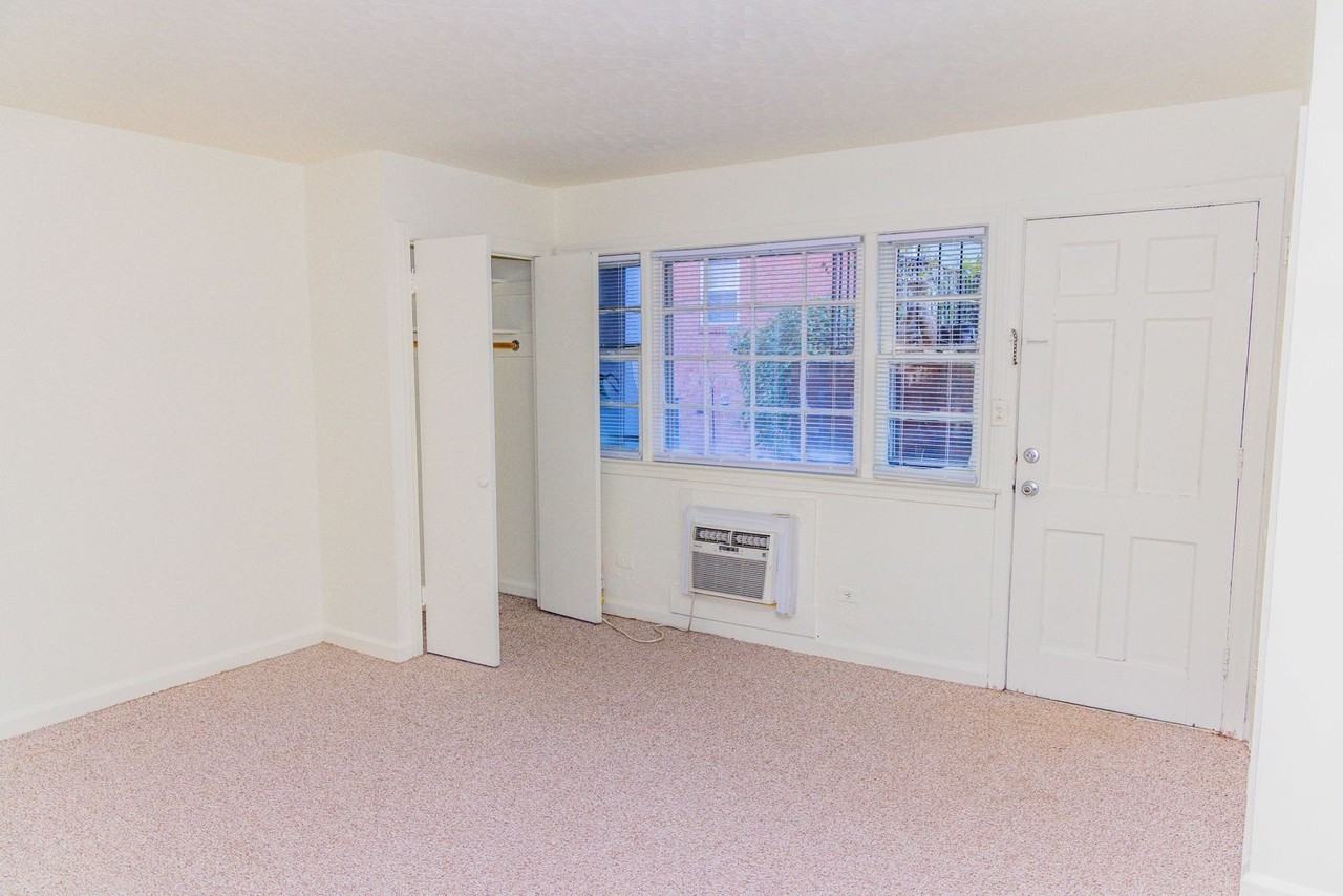 101 Carrollton Terrace - Photo 3 of 11