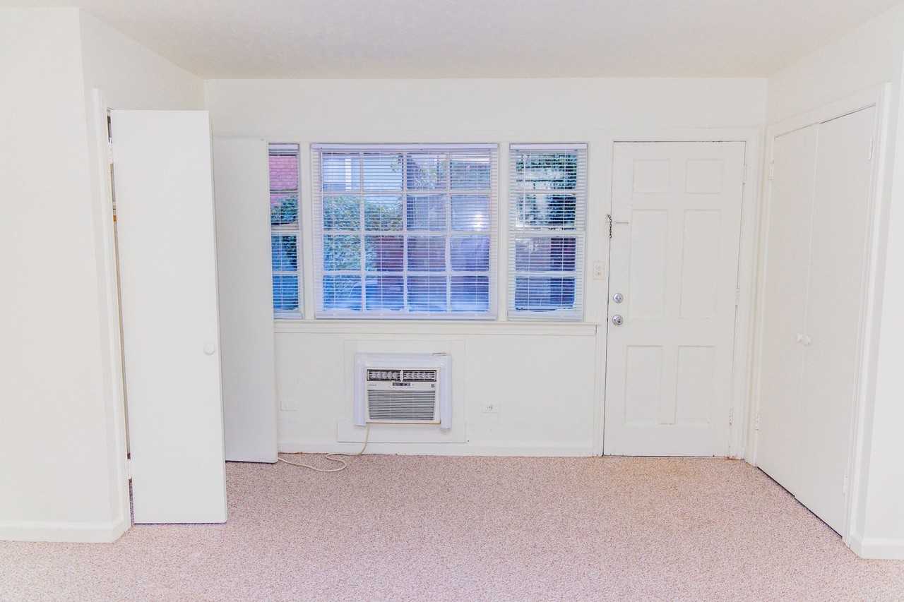 101 Carrollton Terrace - Photo 4 of 11