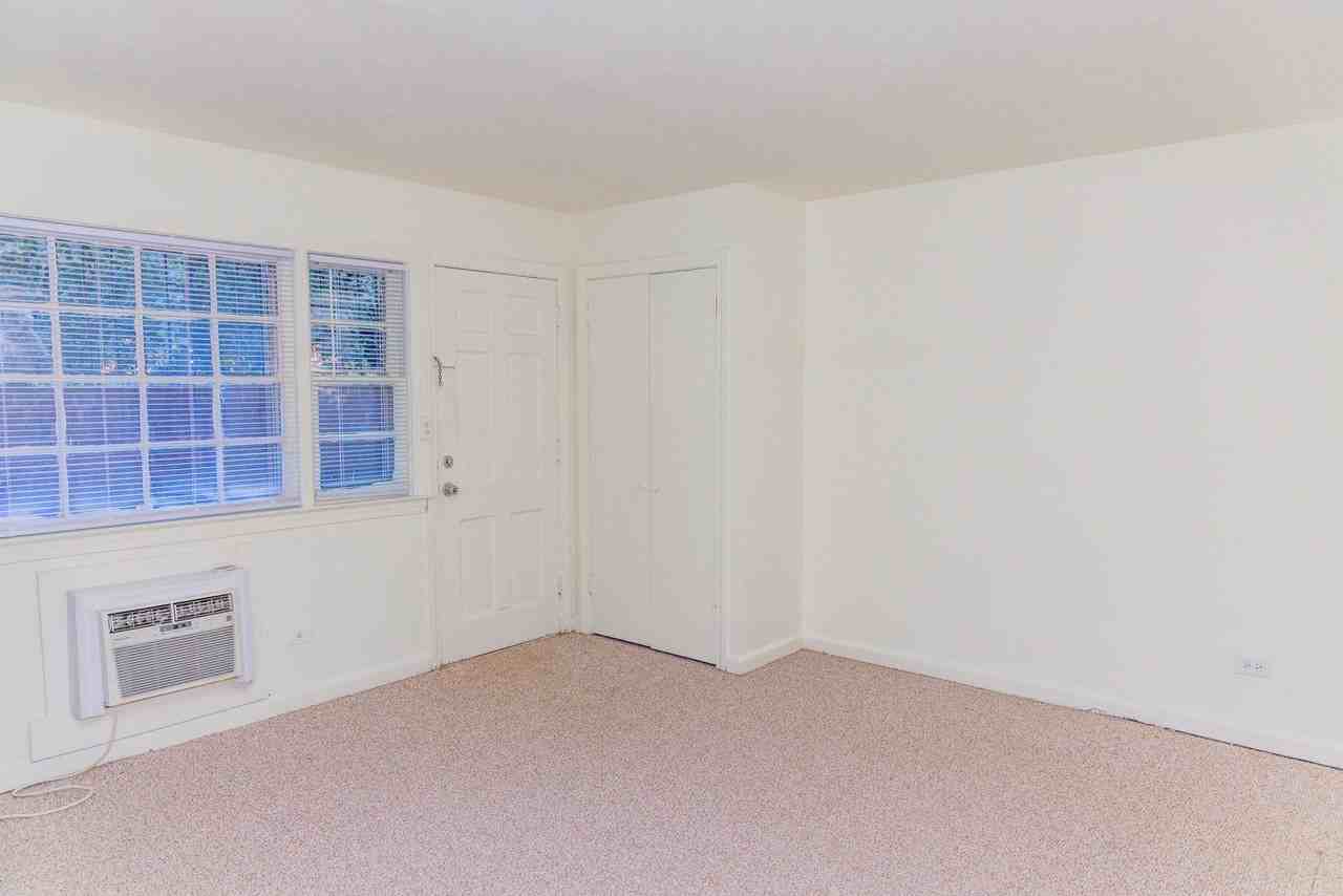 101 Carrollton Terrace - Photo 5 of 11