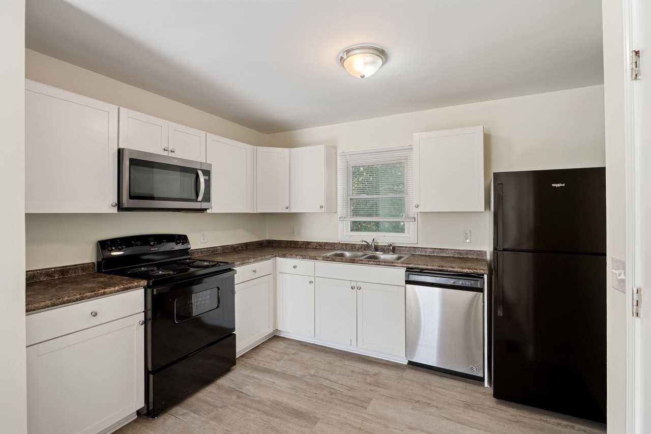 9 Fisher Pl #A - Photo 3 of 13