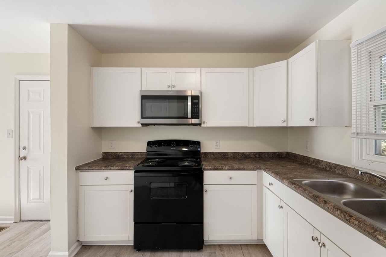 9 Fisher Pl #A - Photo 4 of 13