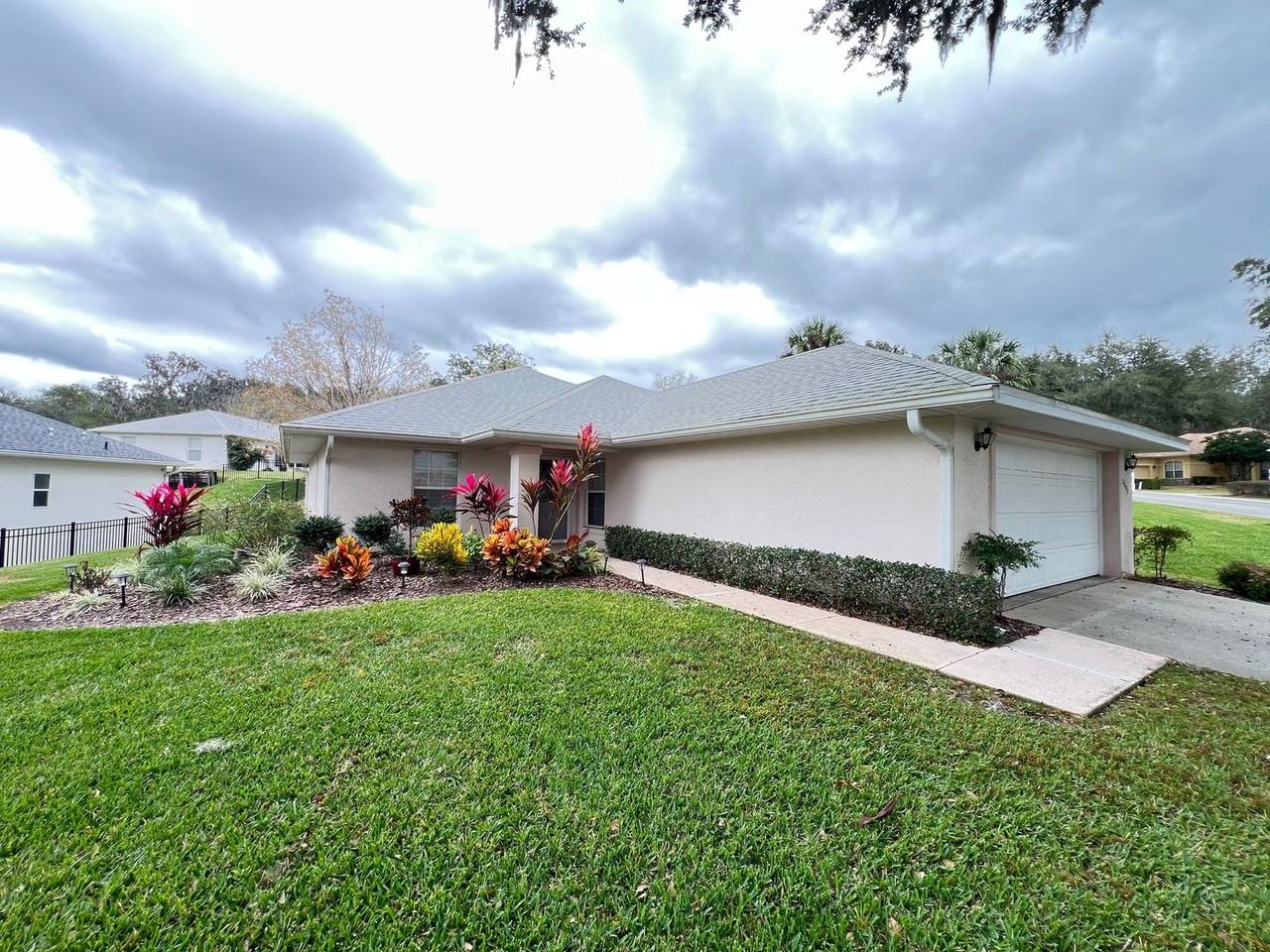 2602 Sw 20th Cir - Photo 2 of 24