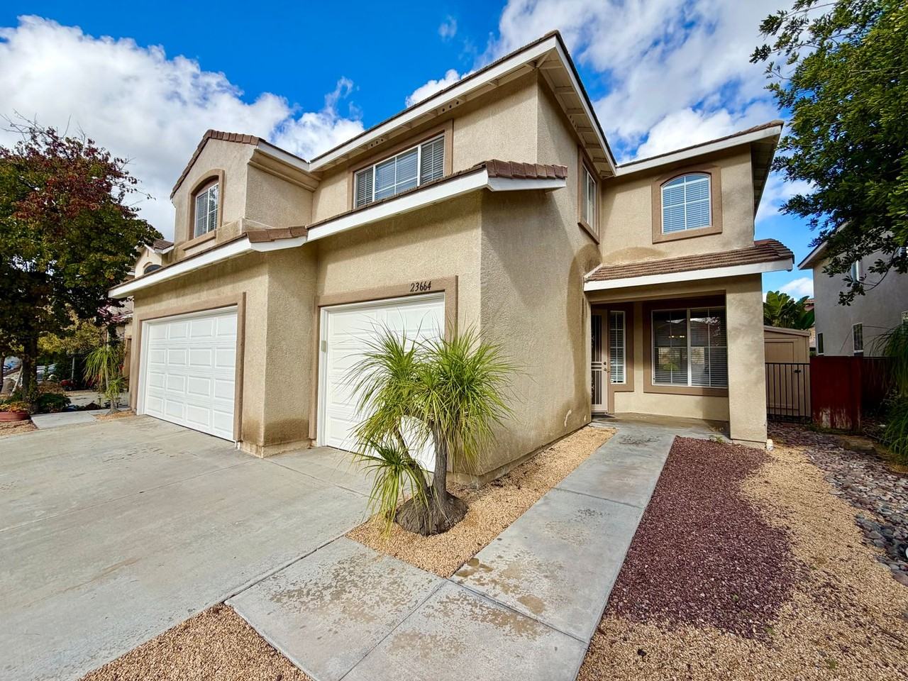 23664 Groveland Pl - Photo 4 of 50